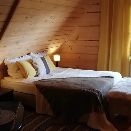 Woodorf Drewnem Uslane - Dom Z Jacuzzi Nad Rzeka Slupia Wsrod Pol I Lasow Z Grillowa, Ogniskiem I Placami Zabaw Dla Dzieci Vila Ustka