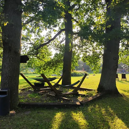 Woodorf Drewnem Uslane - Dom Z Jacuzzi Nad Rzeka Slupia Wsrod Pol I Lasow Z Grillowa, Ogniskiem I Placami Zabaw Dla Dzieci Vila Ustka