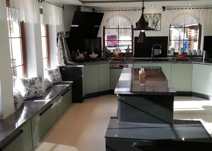 Villa Woodorf Drewnem Uslane - Dom Z Jacuzzi Nad Rzeka Slupia Wsrod Pol I Lasow Z Grillowa, Ogniskiem I Placami Zabaw Dla Dzieci Ustka