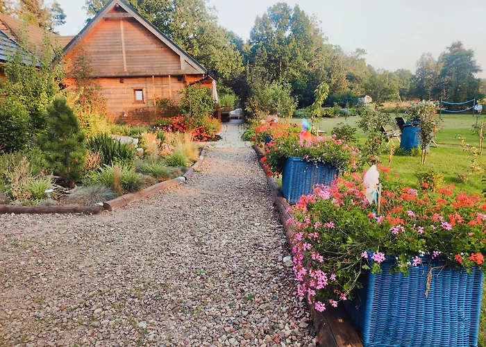 Woodorf Drewnem Uslane - Dom Z Jacuzzi Nad Rzeka Slupia Wsrod Pol I Lasow Z Grillowa, Ogniskiem I Placami Zabaw Dla Dzieci Villa Ustka